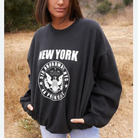 black brandy melville new york crew neck sweatshirt - Picture 4 of 4